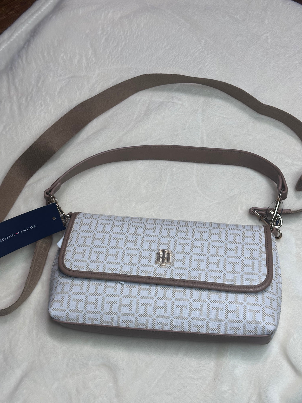 Bolsa TH Convertible Crossbody/Top Handle bag.