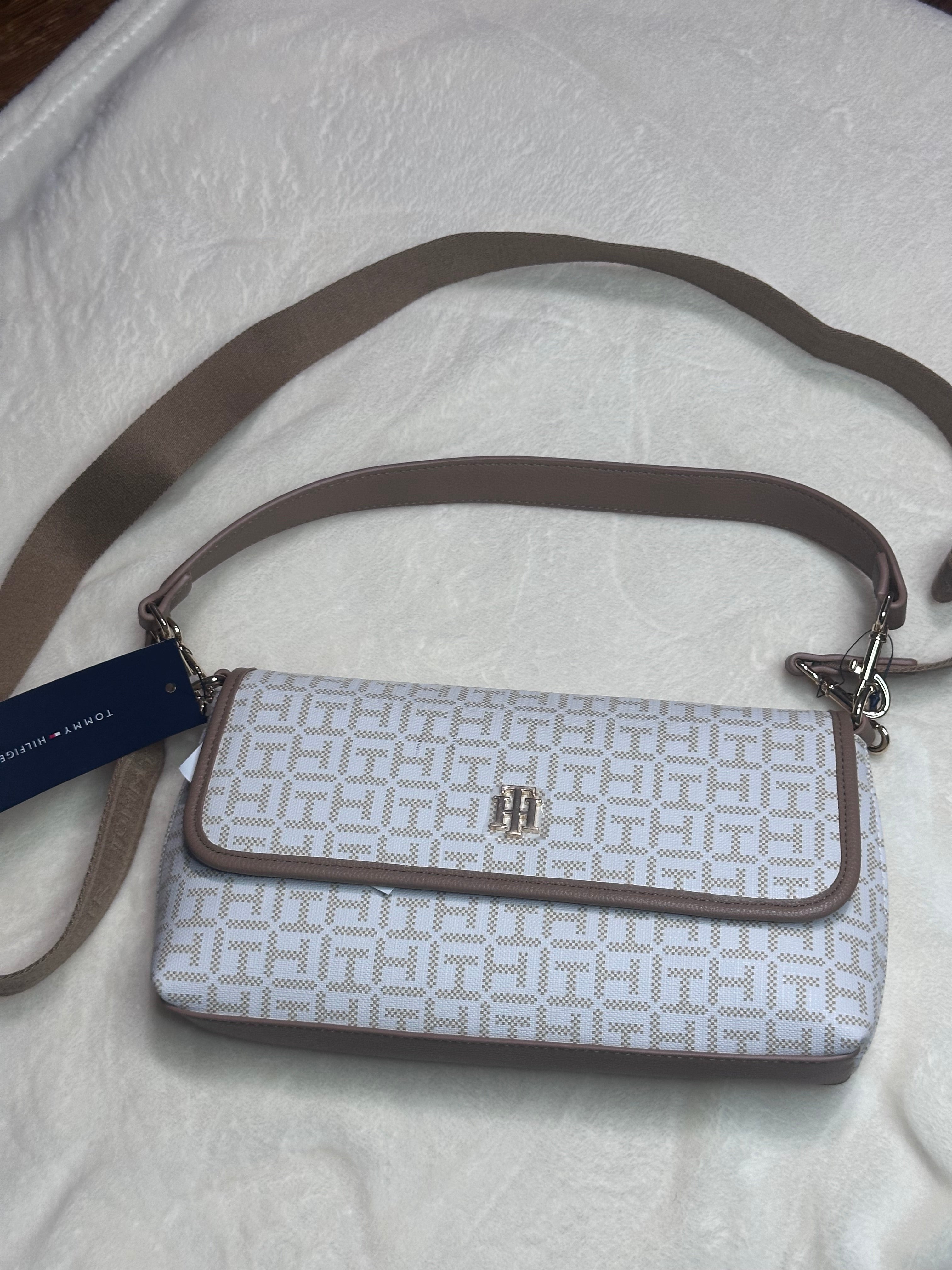 Bolsa TH Convertible Crossbody/Top Handle bag.