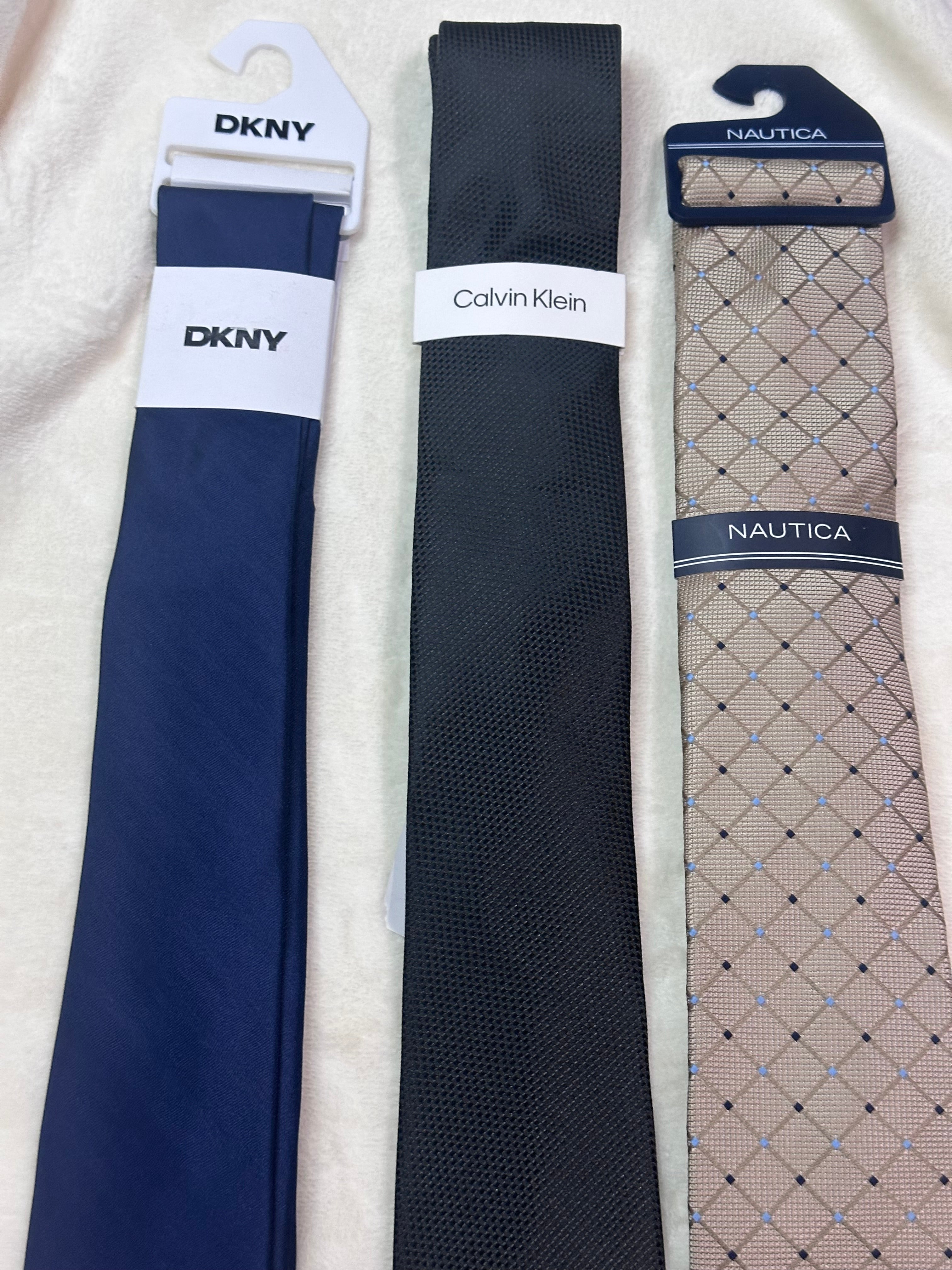 Corbatas de lujo para hombre - DKNY, Calvin Klein, Náutica