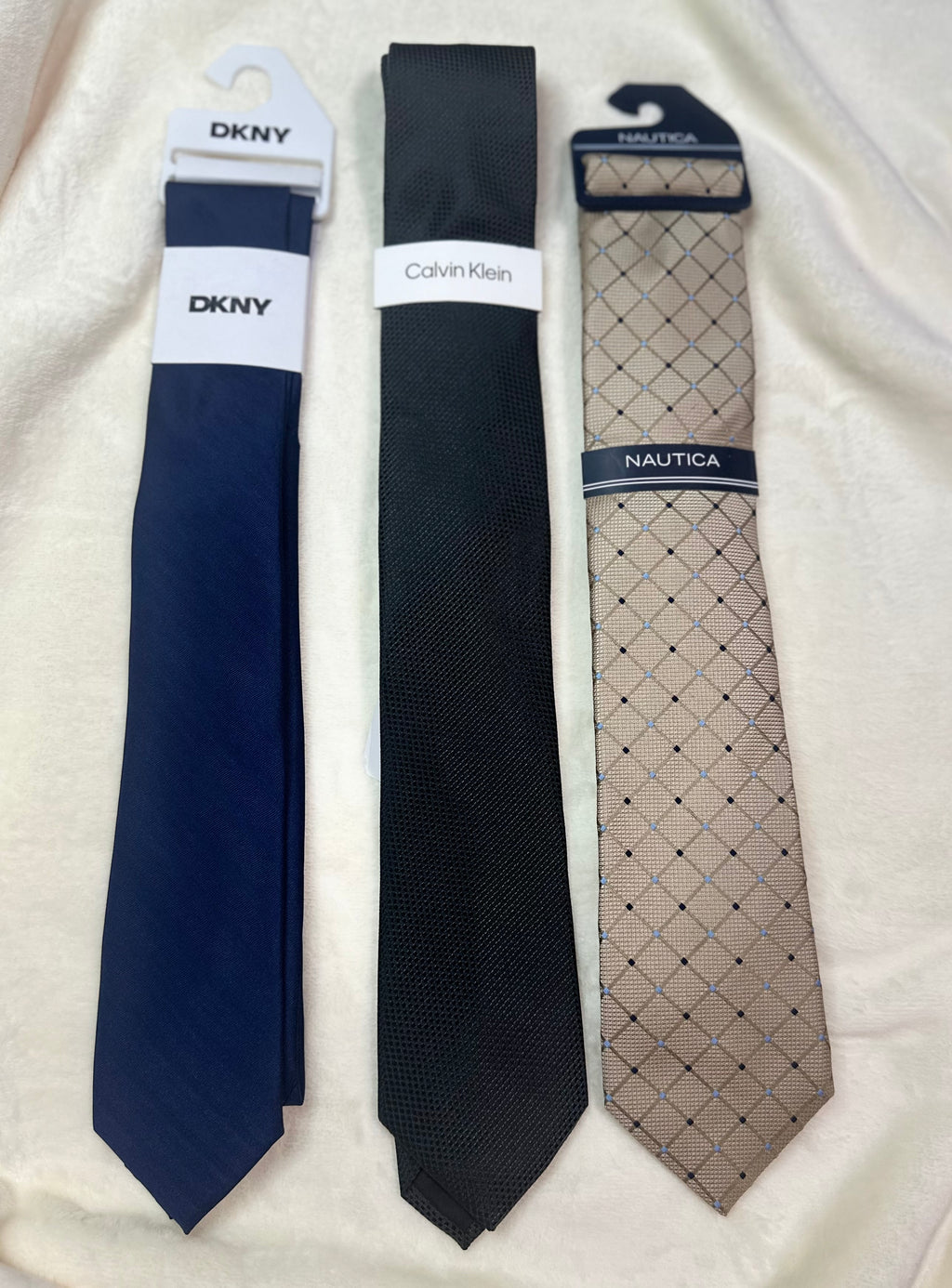 Corbatas de lujo para hombre - DKNY, Calvin Klein, Náutica