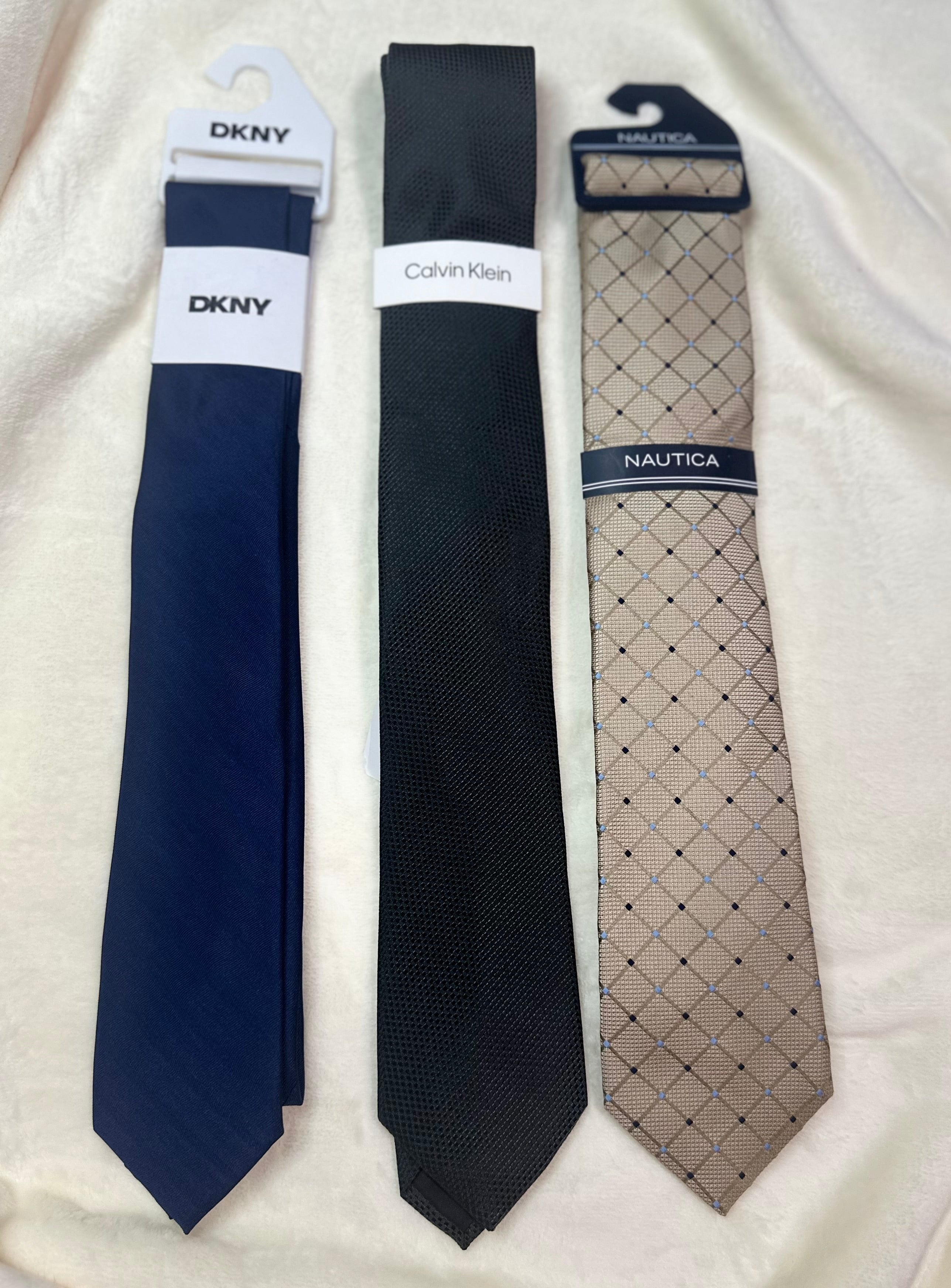 Corbatas de lujo para hombre - DKNY, Calvin Klein, Náutica