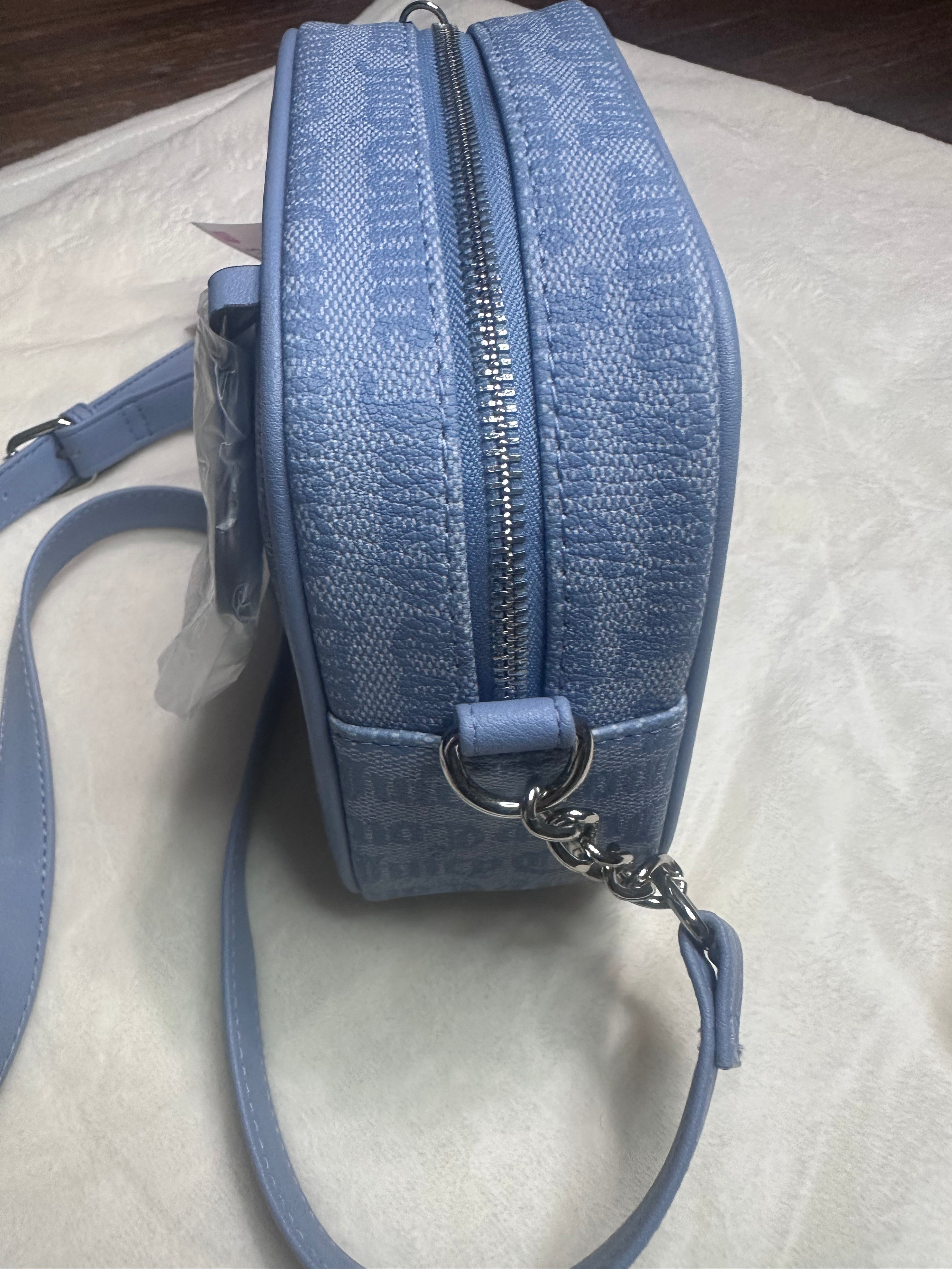 Bolsa Juicy color Azul .