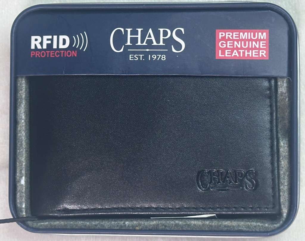 Cartera CHAPS Piel Genuina con Protección RFID - Logo Grabado