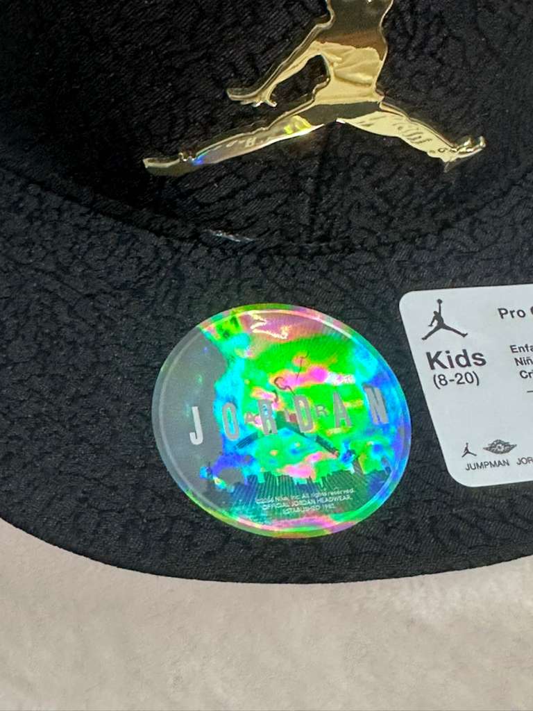 Gorra Jordan Pro Cap Kids Negra con Jumpman Dorado Original