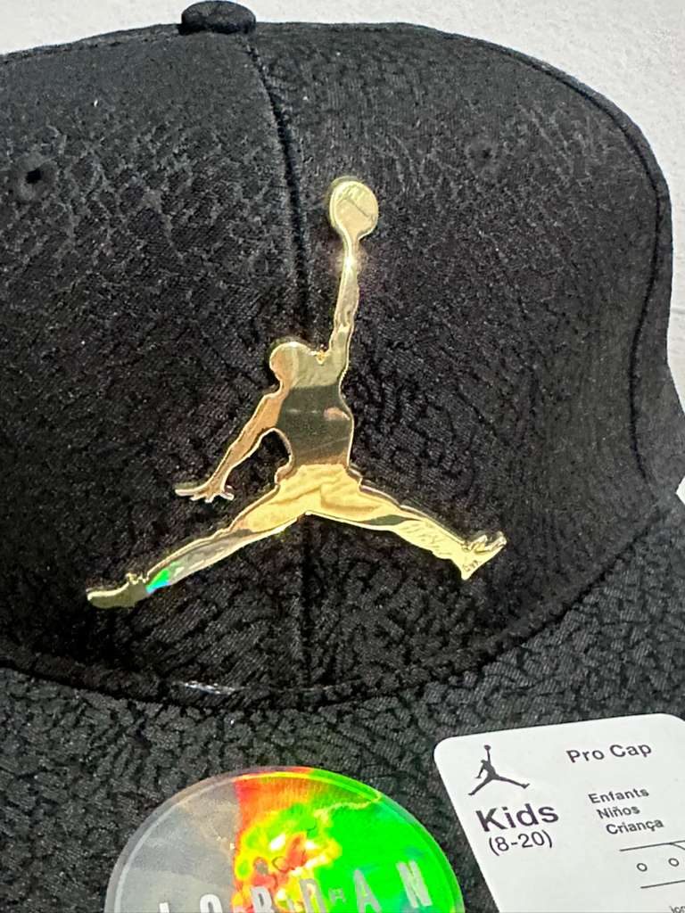 Gorra Jordan Pro Cap Kids Negra con Jumpman Dorado Original