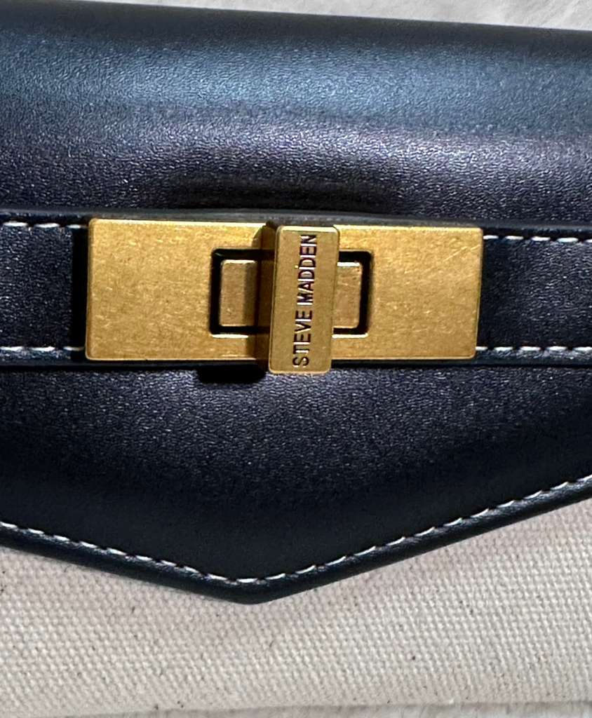 Cartera Steve Madden Flap Wallet Negro y Beige Original - Mujer