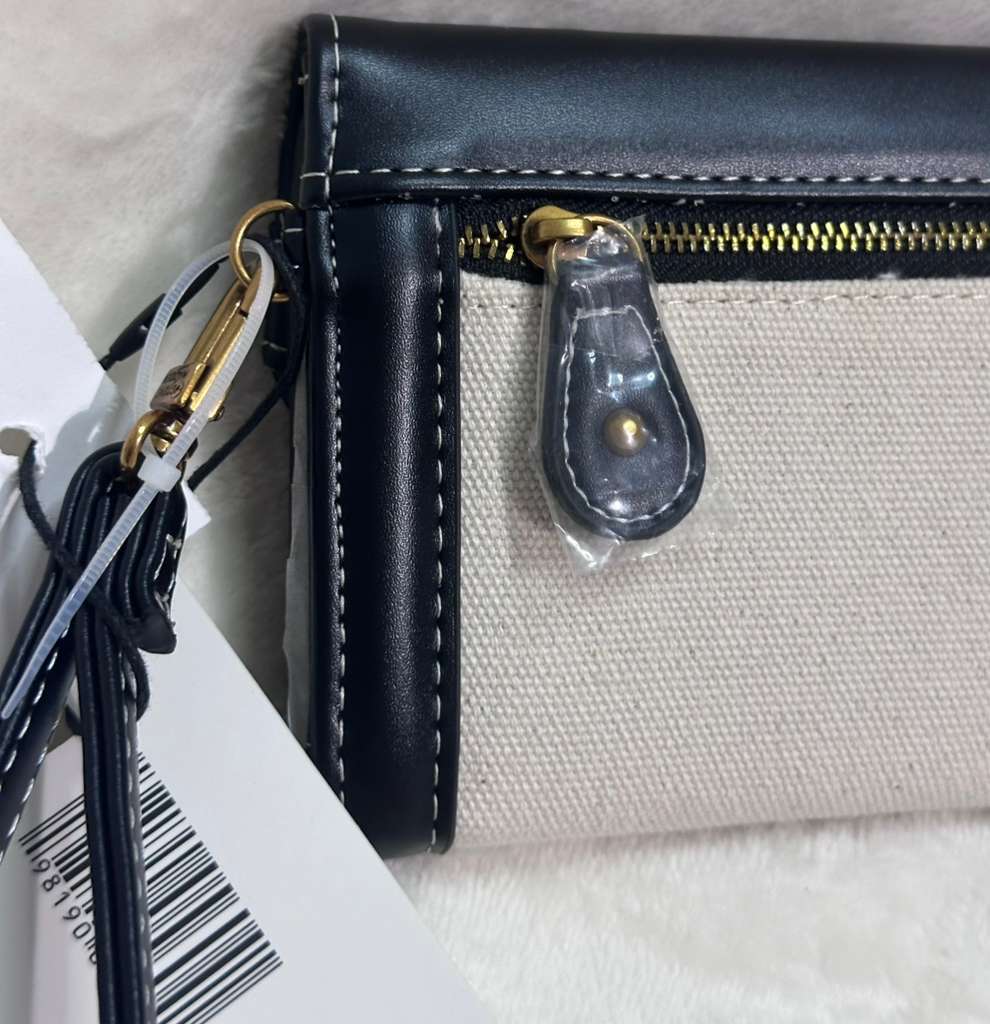 Cartera Steve Madden Flap Wallet Negro y Beige Original - Mujer